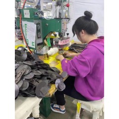 榮威兒童玩具廠 招聘，男50女48歲以內包進廠