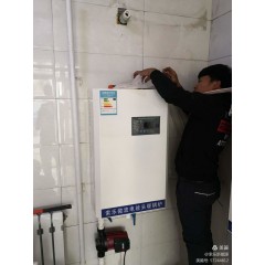 電采暖鍋爐：安裝10千瓦的微波電采暖鍋爐，可供100平米房屋取暖，4200元(免費保修10年）?，F(xiàn)鉅惠安裝價3700元。每村三戶，數(shù)量有限，先購先得。